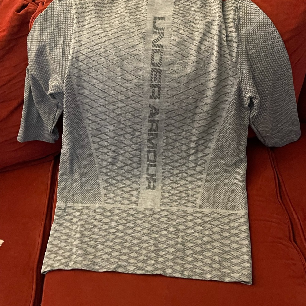 Tshirt - Picture 2 of 3